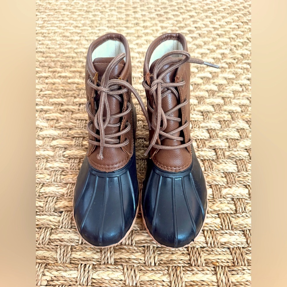 JBU Children’s Brown and Black Duck Boots, Size 3 Youth or Big Kids
